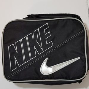 NIKE BLACK LUNCH BAG (223)
